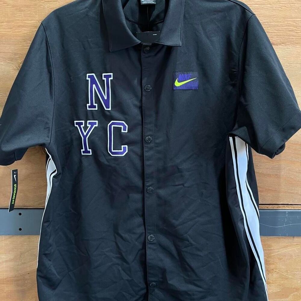 Nike Men's Black Shirt